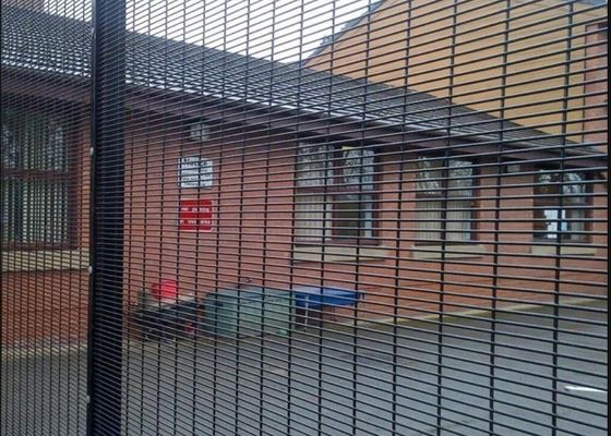 8 # 358 Anti Climb Wire Mesh 13x75mm Otwór Ocynkowana siatka spawalnicza Odporność na rdzę