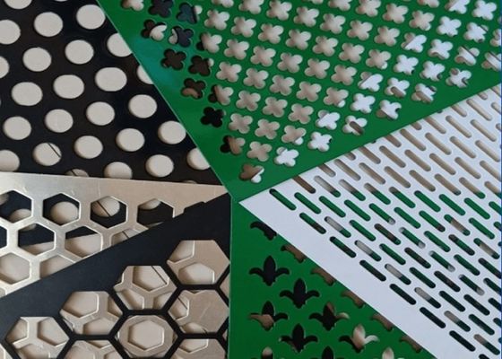 Perforowane blachy diamentowe z otworami, ochrona płyt metalowych z elektrogalwanizowaną obróbką powierzchni