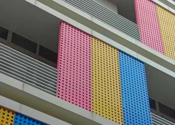 Kolorowa powłoka PVC Perforowana blacha aluminiowa do dekoracji ścian zewnętrznych