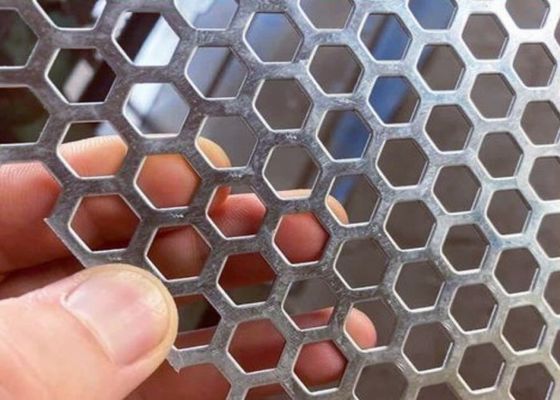 Kolorowa powłoka PVC Perforowana blacha aluminiowa do dekoracji ścian zewnętrznych