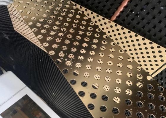 Zindywidualizowana Perforated Metal Mesh Sheet dla filtracji architektonicznej