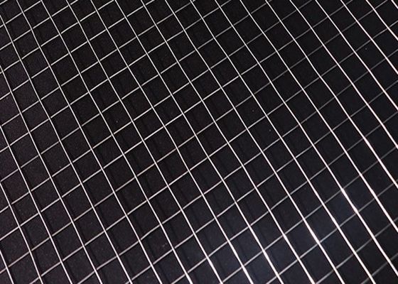 Elektrogalwanizowana spawana siatka metalowa szerokość 0,5 m-2,5 m Idealna do szermierki