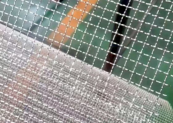 Ekran z płaską czubką, z zakrzywioną siatką z włókienem tkaczonym, o konstrukcji ciężkiej i odporności na korozję