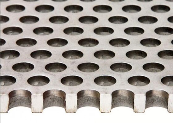 16/65 Mn Q355B Mn Gruba dziurkowana blacha 1 mm Blacha perforowana z okrągłym otworem