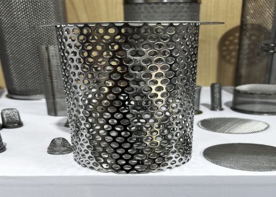 Techniczna sieć filtrująca z perforacją do potrzeb filtrowania przemysłowego