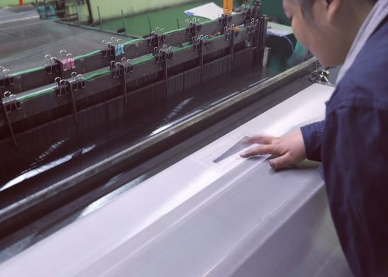 Zastosowalna szerokość płytki tkaniny Woven Wire Mesh Screen z wieloma opcjami materiałów